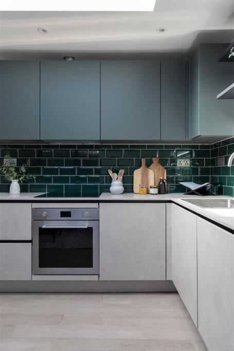 Cozy Leyton House With Garden And Small Terrace Лондон Екстериор снимка